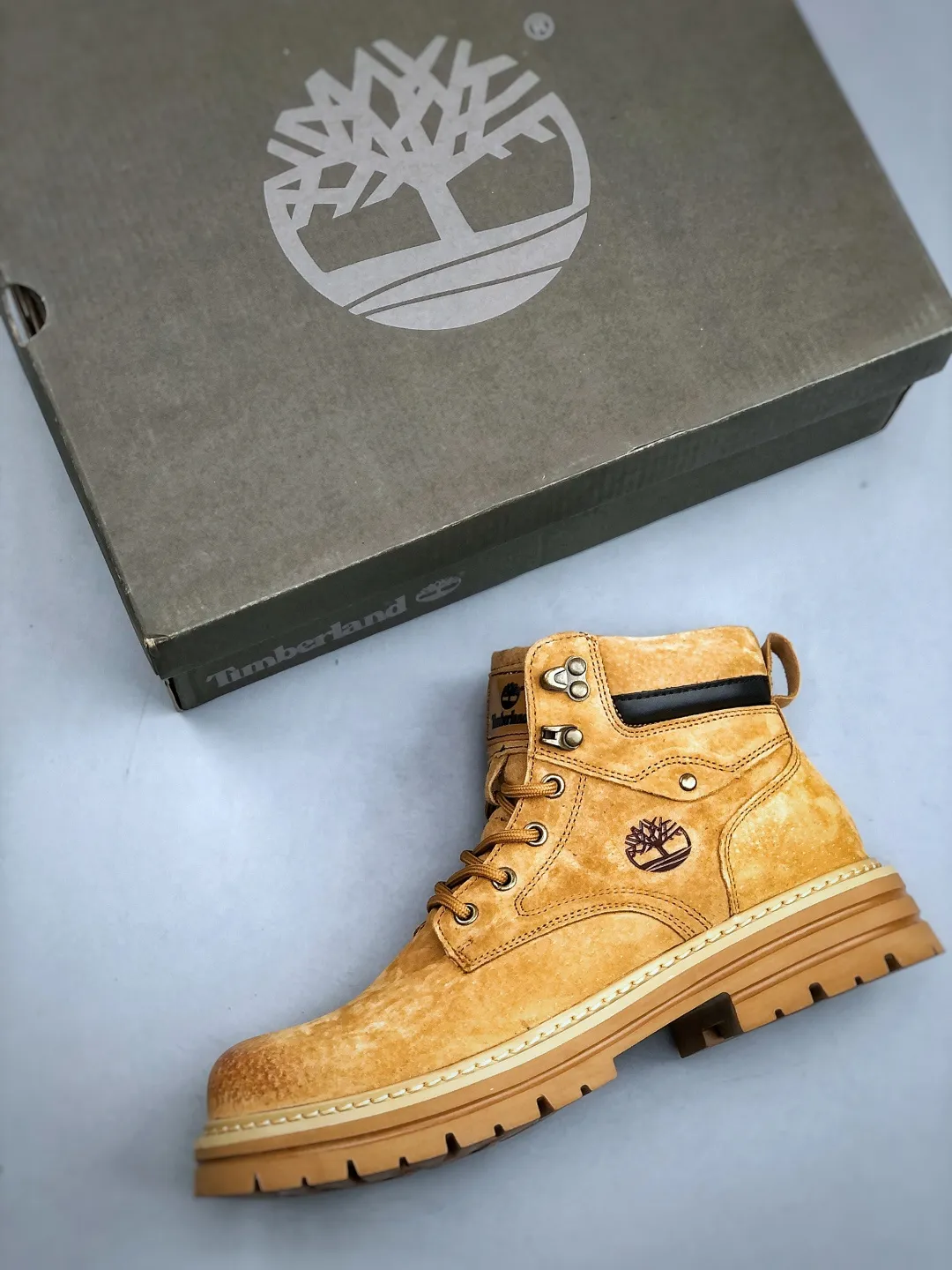 💰440 supports store K T/ Timberland classic 25ss new high-top, classic re-creation, new upgrade, Guangdong factory quality, original box and original packaging. The fabric is made of top Italian frosted cowhide, with anti-odor and anti-corrosion genuine leather latex insoles to give you a perfect wearing experience. Quality is exquisite and durable. A must-have for sportsmen. Specializes in not looking handsome. High-quality and first-class foot feel. Exclusive supply. Size: 39-44